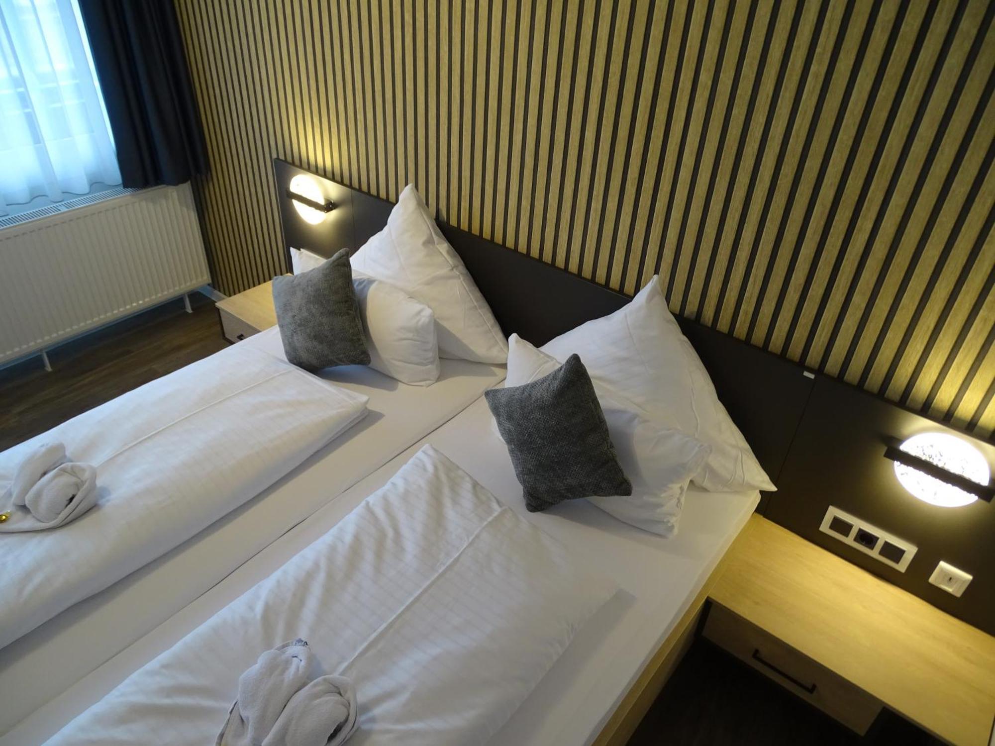 Hotel Zur Therme Westernkotten Buitenkant foto