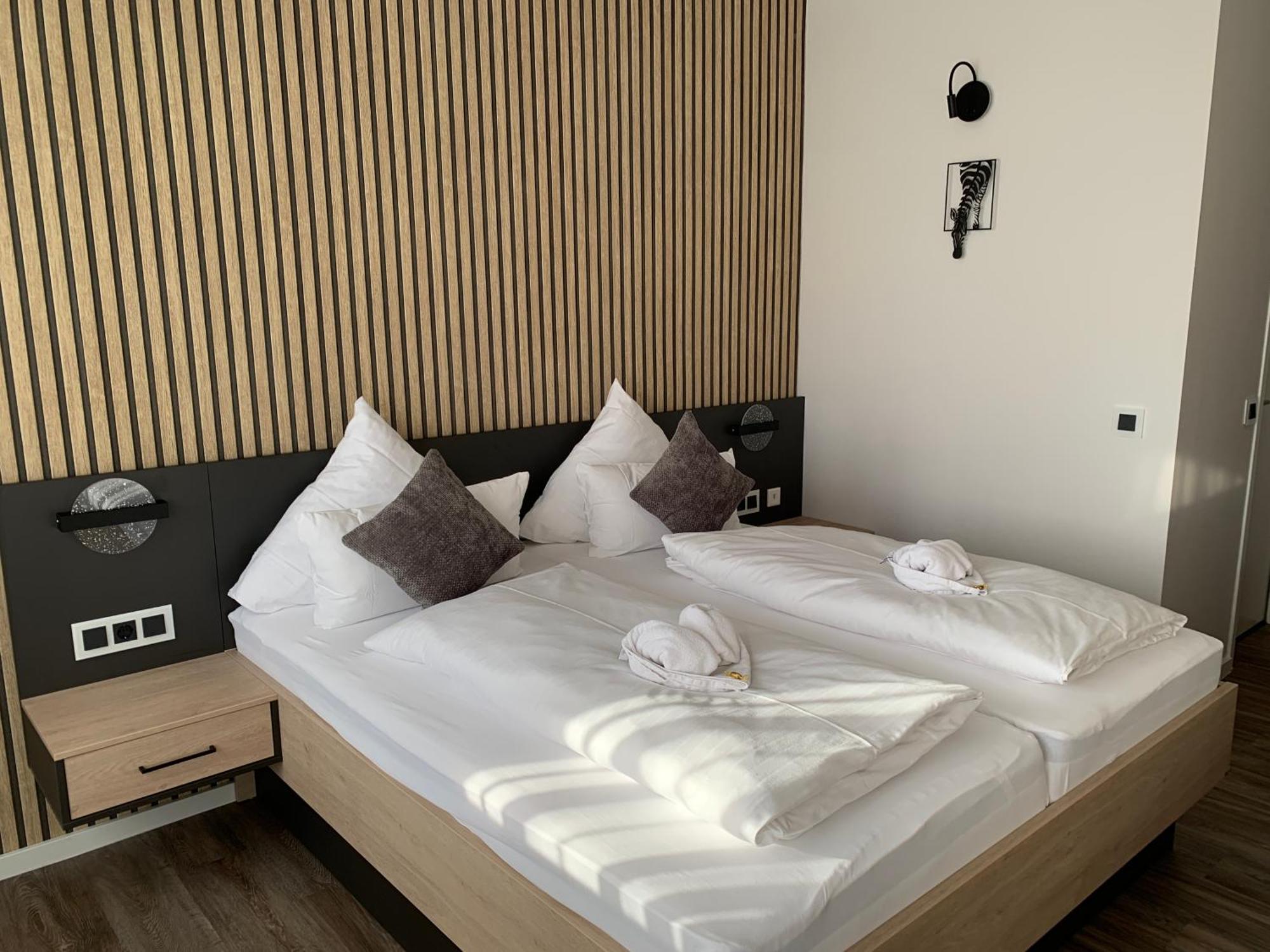 Hotel Zur Therme Westernkotten Buitenkant foto